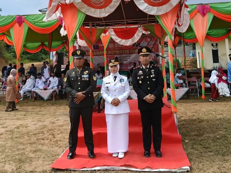 Bu Camat dengan unsur Forkopimcam Serai serumpun