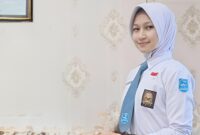Nindya Eltsani Fawwaz, siswi SMAN 2 Kota Sungai Penuh, berhasil masuk nominasi pembawa baki Pasukan Pengibaran Bendera Pusaka (Paskibraka) Nasional 2025.